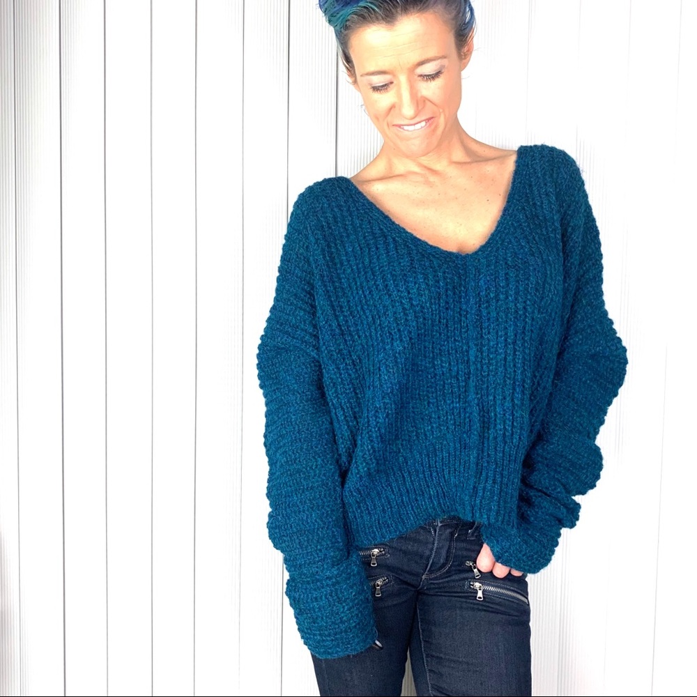 🧵|•FREE PEOPLE•| So Soft V-Neck Sweater 🧵 - Picture 5 of 10